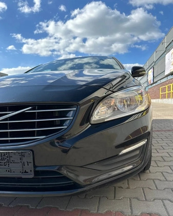 Volvo V60 cena 56900 przebieg: 107000, rok produkcji 2018 z Wysokie Mazowieckie małe 596